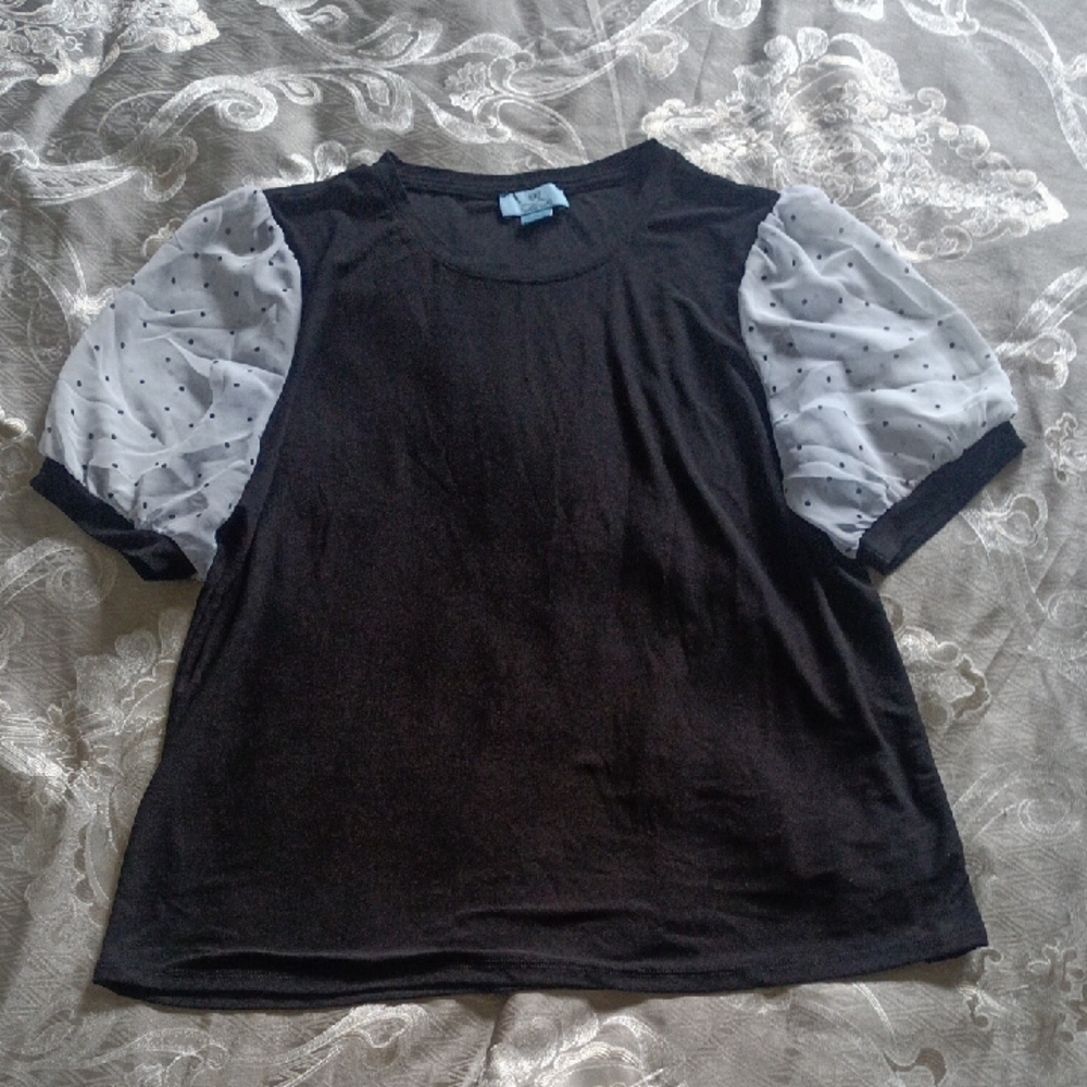 Stretchy Medium CeCe Blouse With White / Black Polkadot Puff Sleeves